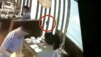 躺床下吃瓜视频