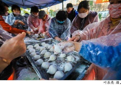 草坝镇吃瓜事件视频,一场引发热议的网络狂欢